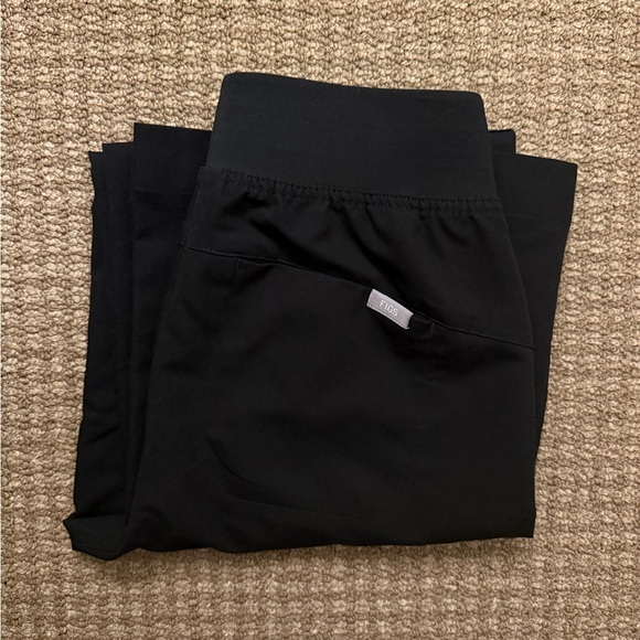 FIGS bundle — XXS Rafaela top and XS Isabel high waisted pant RESERVED - Picture 7 of 10